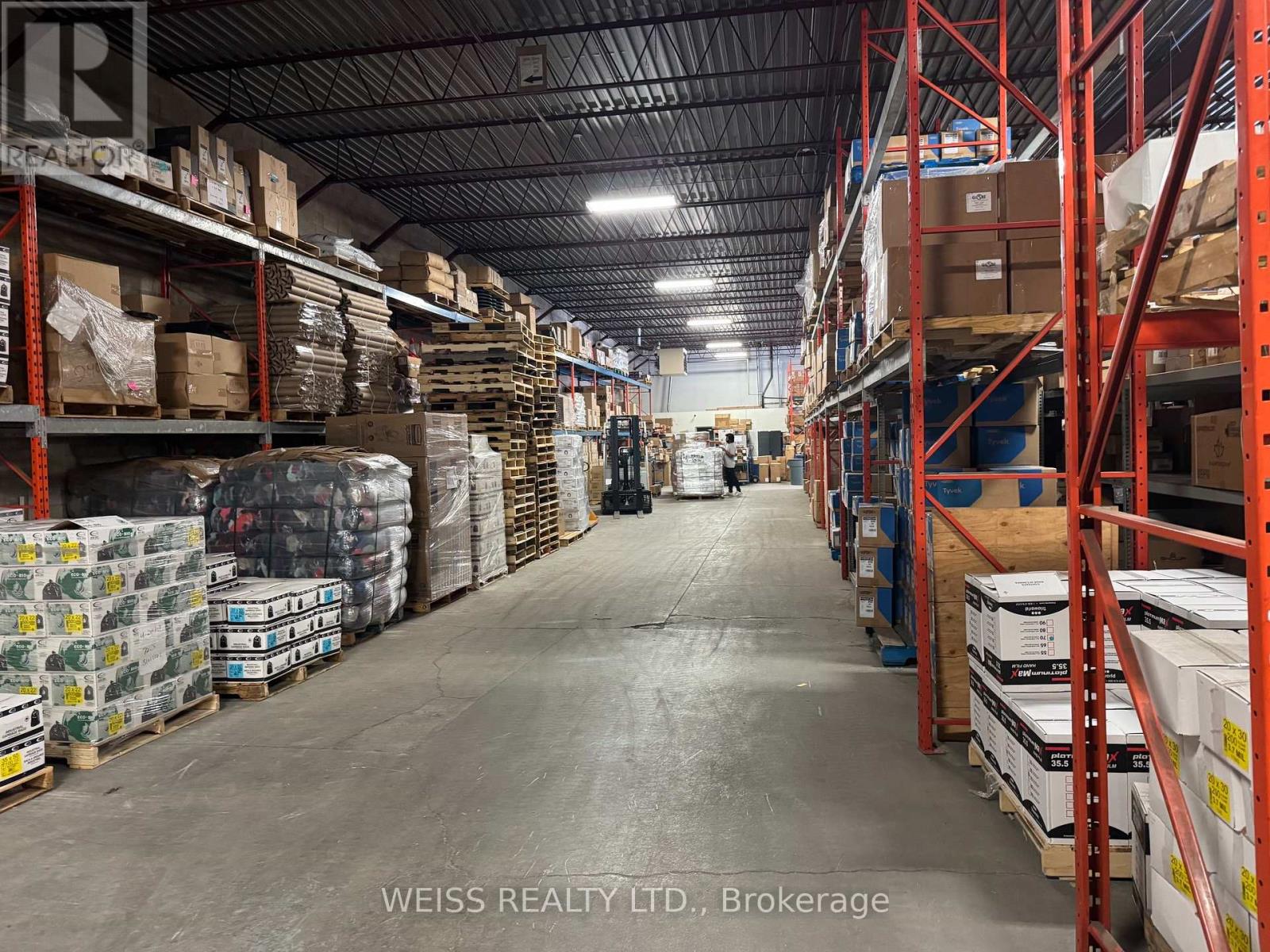1581 Courtneypark Drive E, Mississauga, Ontario  L5T 1V9 - Photo 3 - W13697284