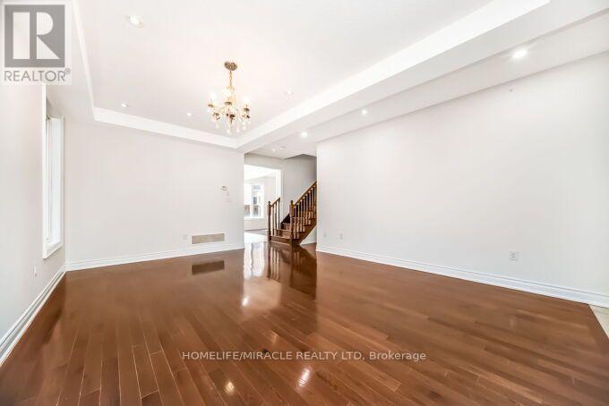 14 Bonnie Braes Drive, Brampton, Ontario  L6Y 0X4 - Photo 7 - W13697308