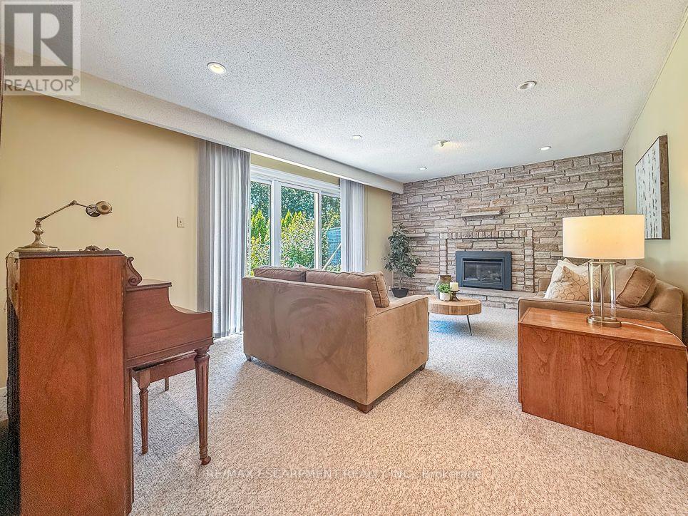 1320 Gatehouse Drive, Mississauga, Ontario  L5H 1A5 - Photo 6 - W13697374