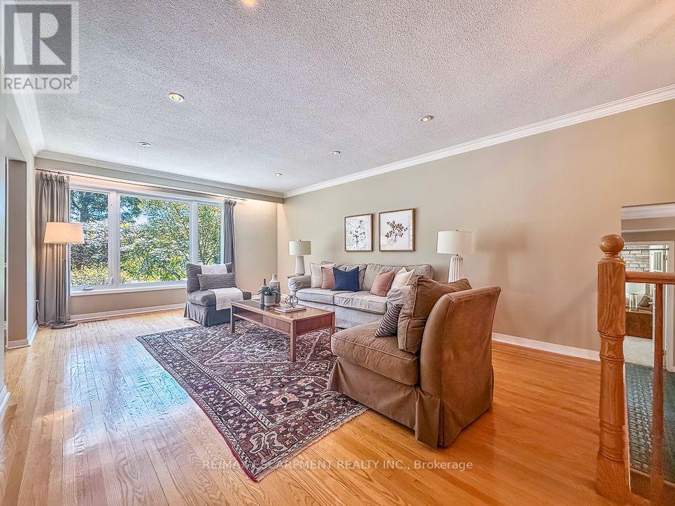 1320 Gatehouse Drive, Mississauga, Ontario  L5H 1A5 - Photo 9 - W13697374
