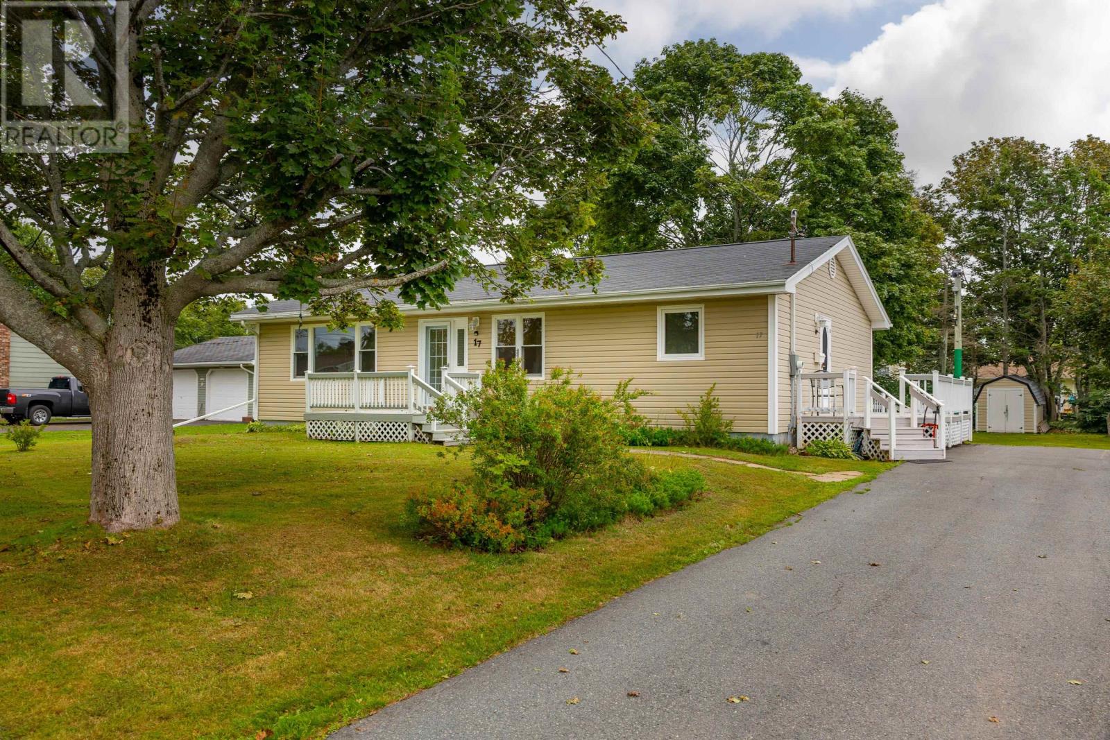 17 Bolger Drive, Charlottetown, Prince Edward Island  C1A 7T2 - Photo 1 - 202621151