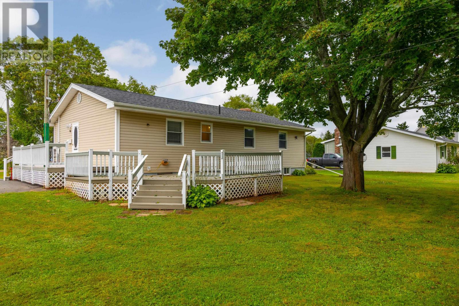 17 Bolger Drive, Charlottetown, Prince Edward Island  C1A 7T2 - Photo 5 - 202621151