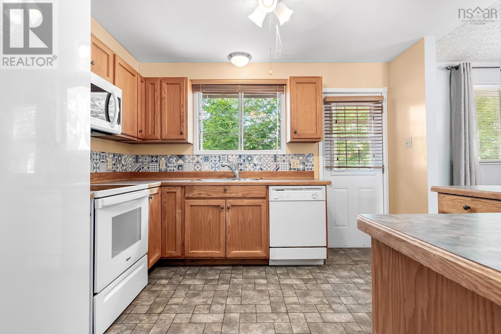 1653 Riverside Drive, Lower Sackville, Nova Scotia  B4C 2Y7 - Photo 17 - 202620980
