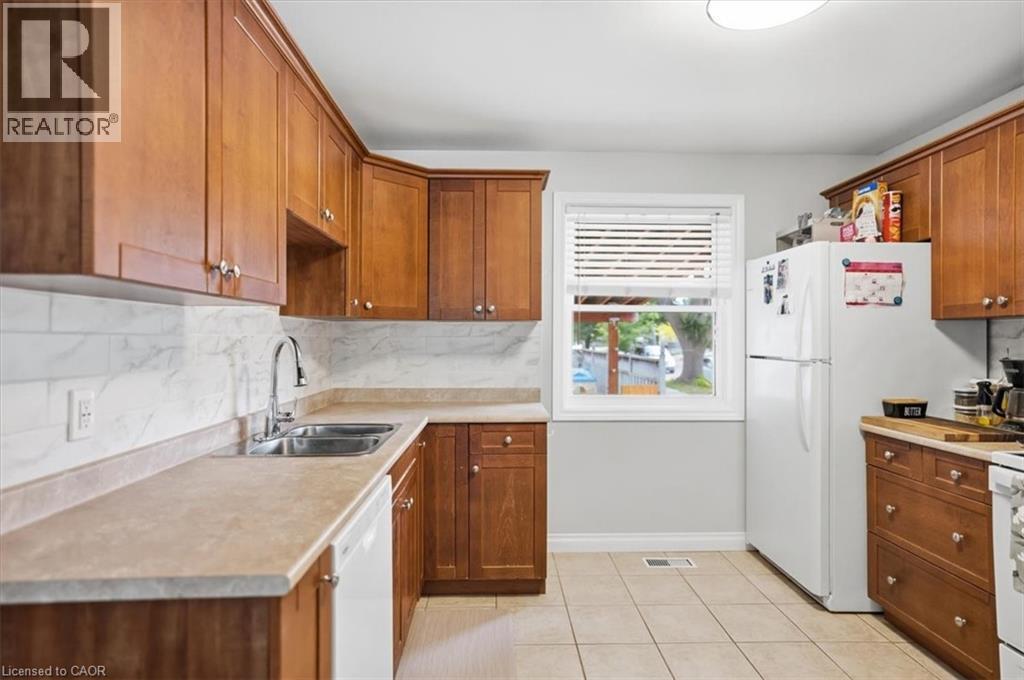 166 Catharine Avenue, Brantford, Ontario  N3T 1Y7 - Photo 10 - 40842753