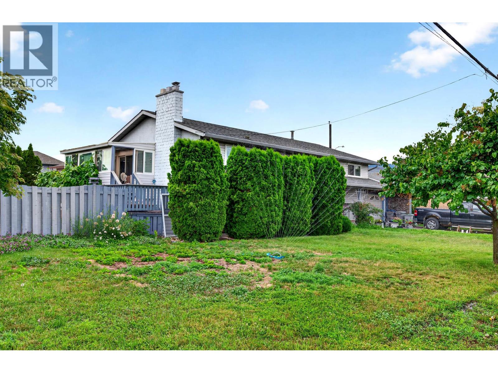 820 Invermere Court, Kamloops, British Columbia  V2B 7T4 - Photo 3 - 10391196