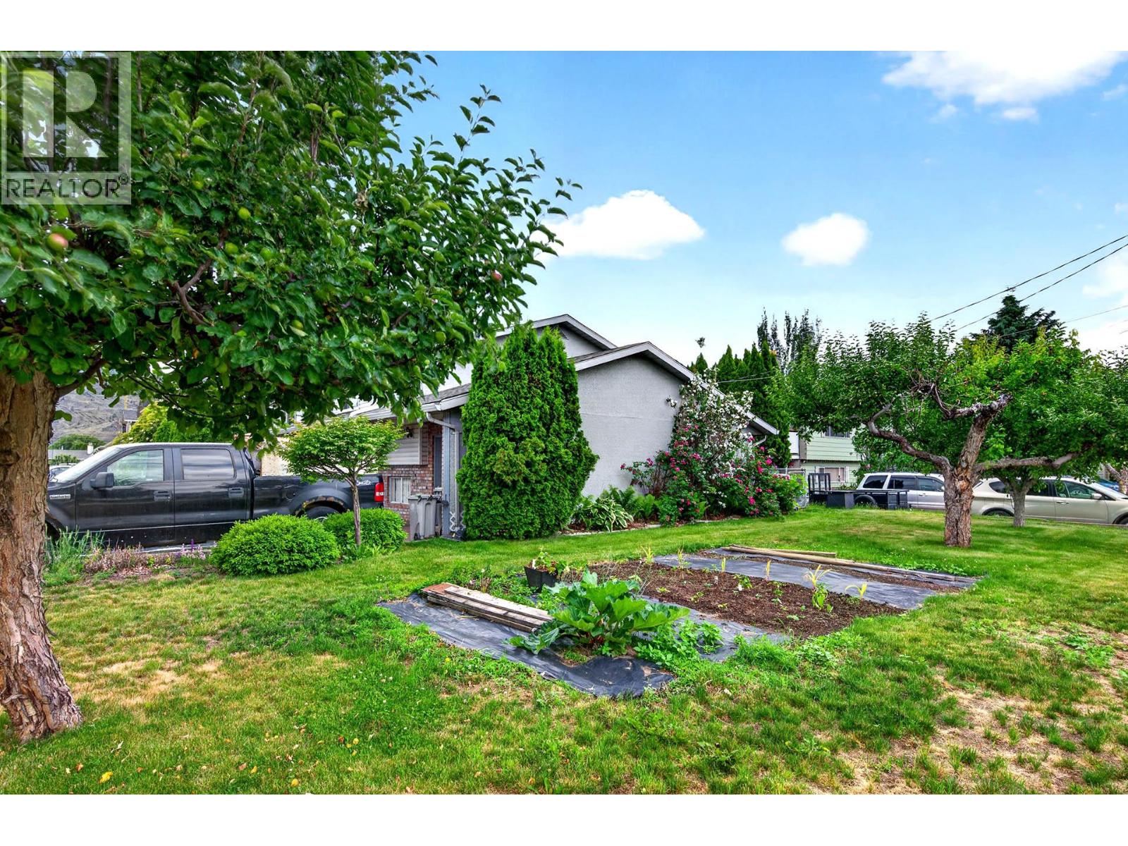 820 Invermere Court, Kamloops, British Columbia  V2B 7T4 - Photo 4 - 10391196