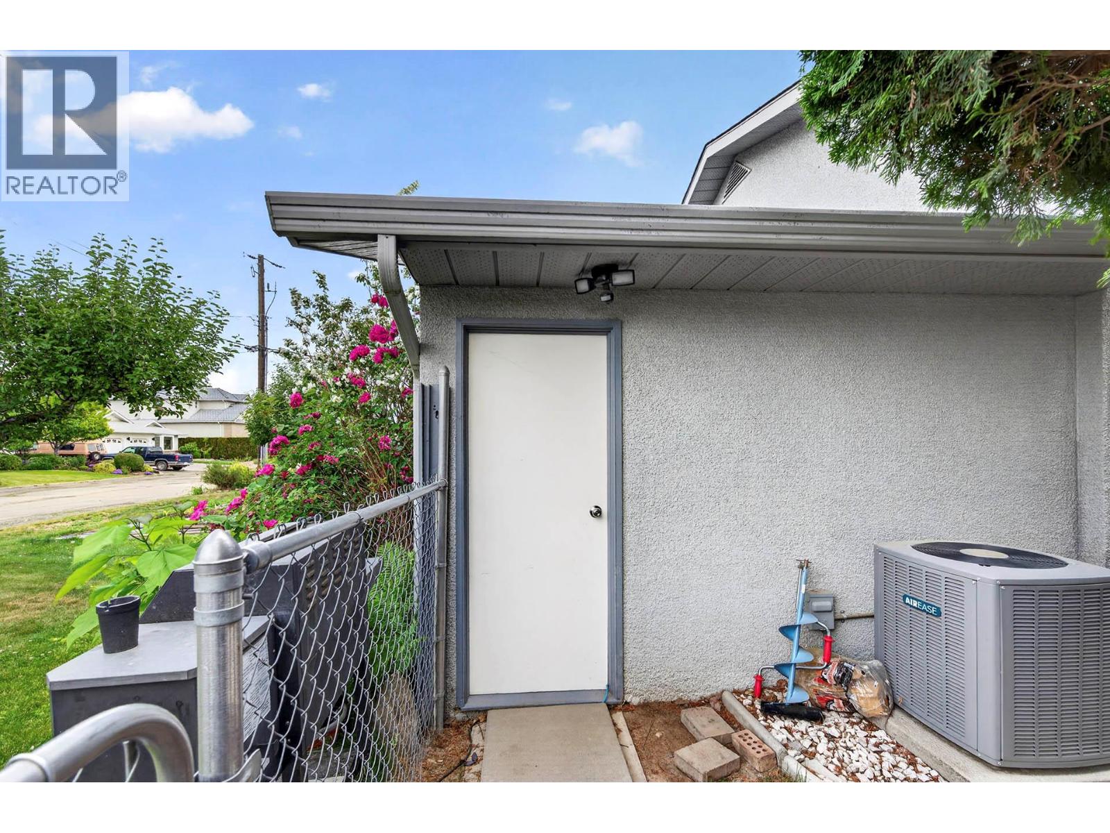 820 Invermere Court, Kamloops, British Columbia  V2B 7T4 - Photo 18 - 10391196