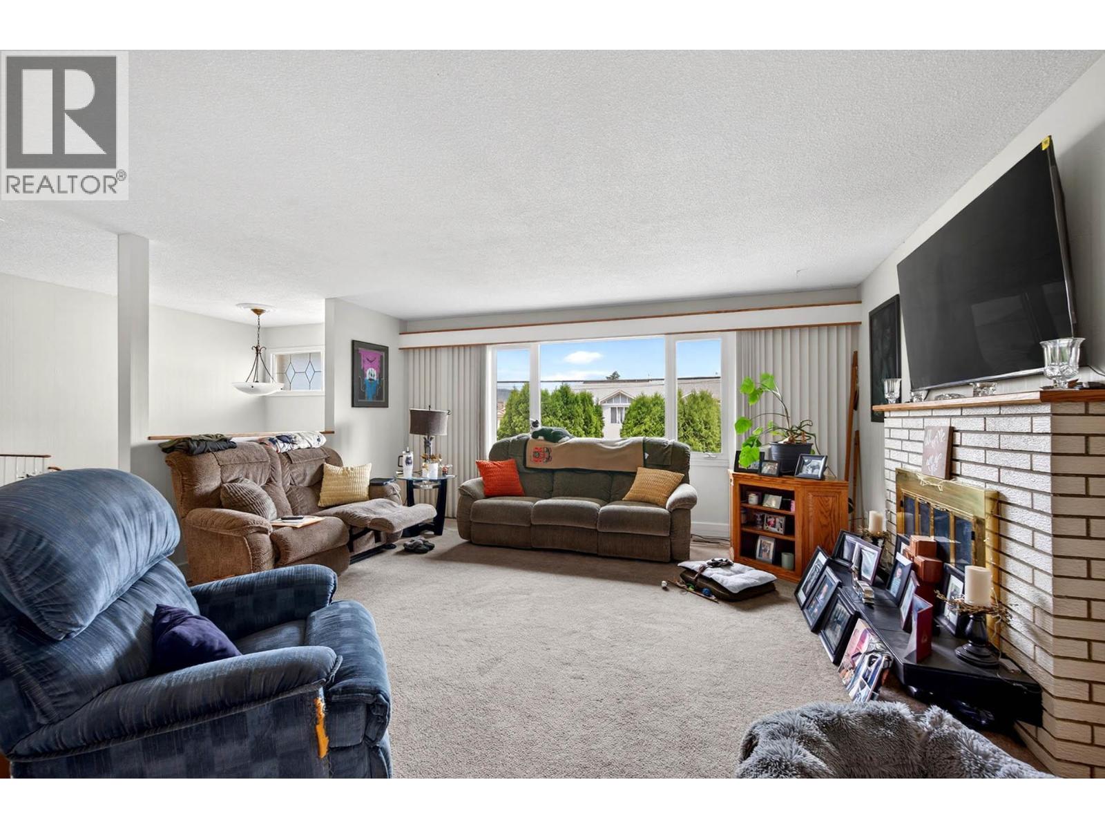 820 Invermere Court, Kamloops, British Columbia  V2B 7T4 - Photo 8 - 10391196