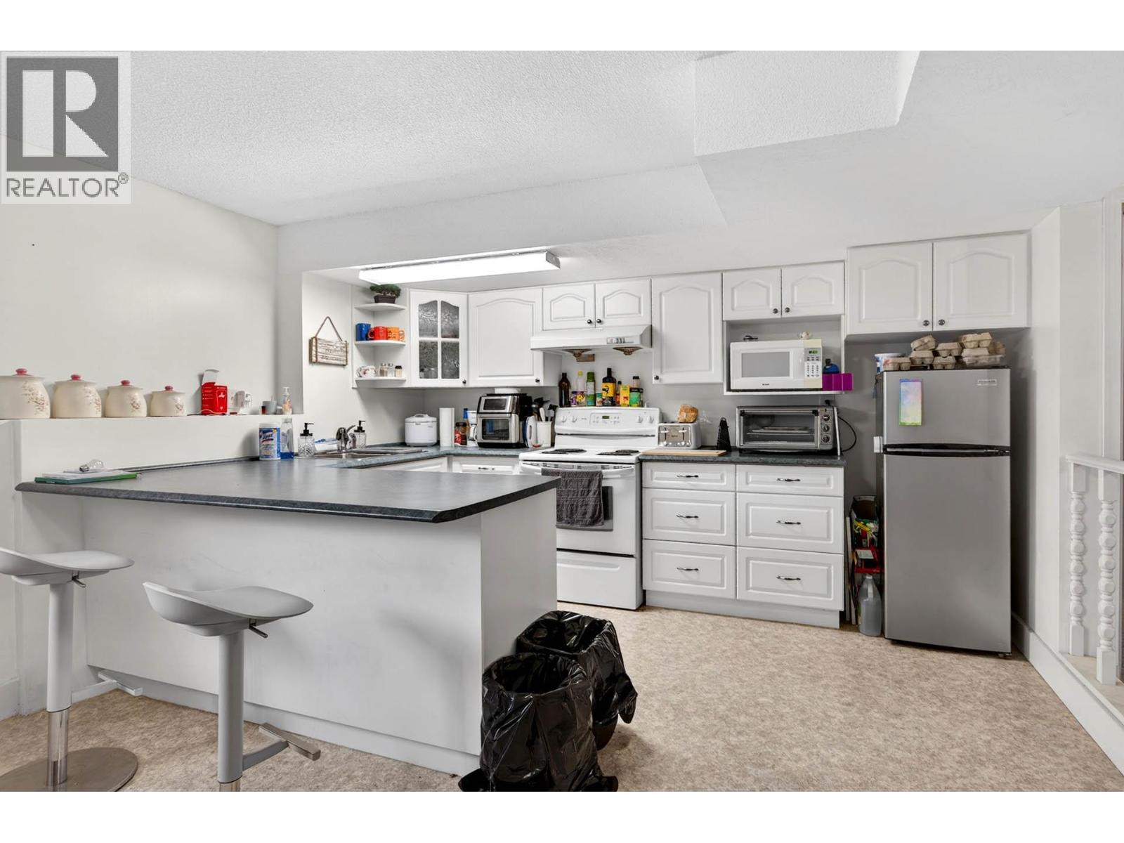820 Invermere Court, Kamloops, British Columbia  V2B 7T4 - Photo 26 - 10391196