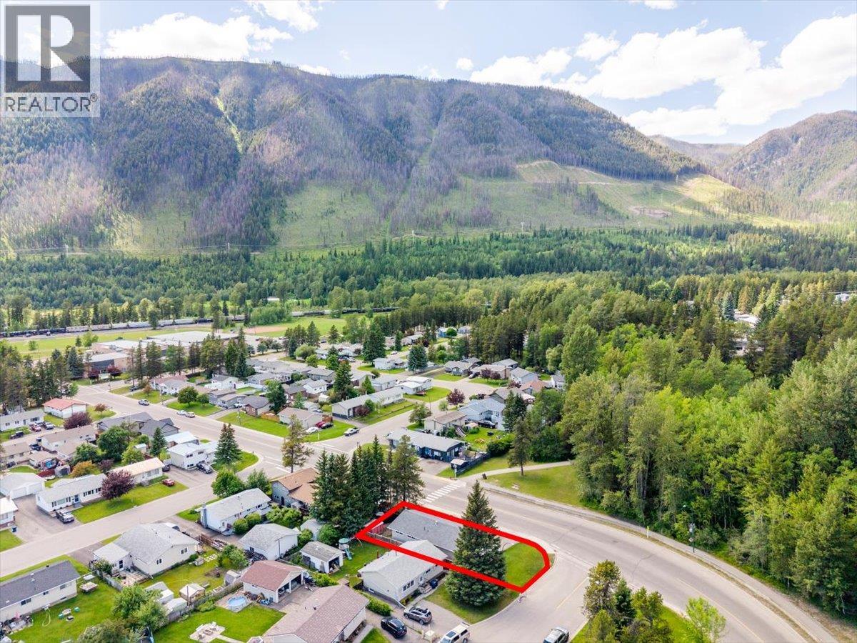 316 Alpine Place, Sparwood, British Columbia  V0B 2G0 - Photo 56 - 10392263