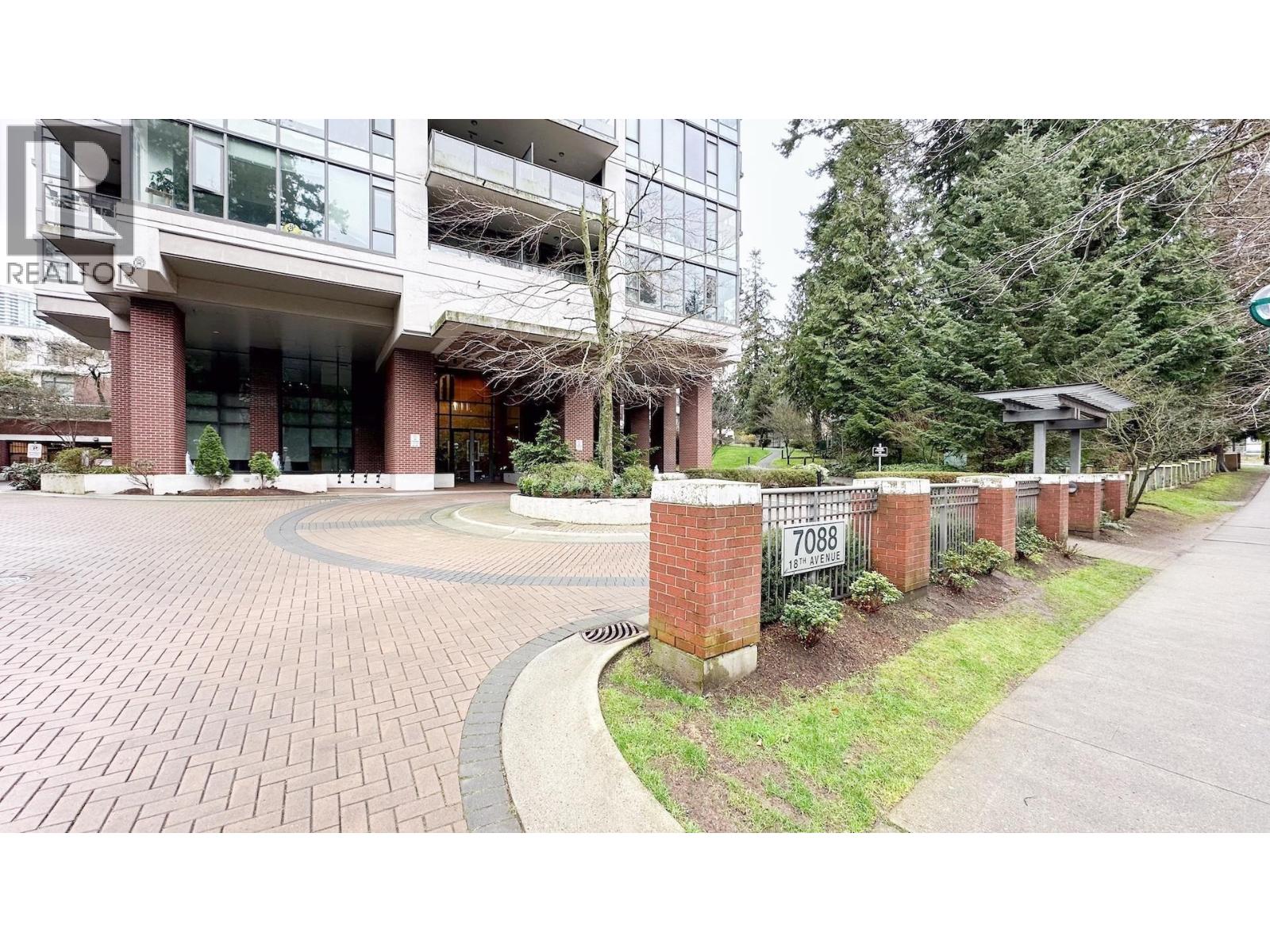 909 7088 18th Avenue, Burnaby, British Columbia V3N 0A2 - Photo 2 - R3142684