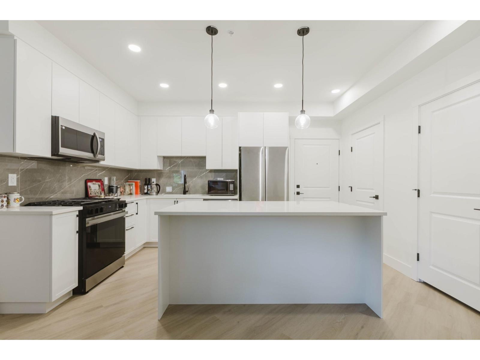 418 3480 146a Street, Surrey, British Columbia V4P 0H6 - Photo 4 - R3157556