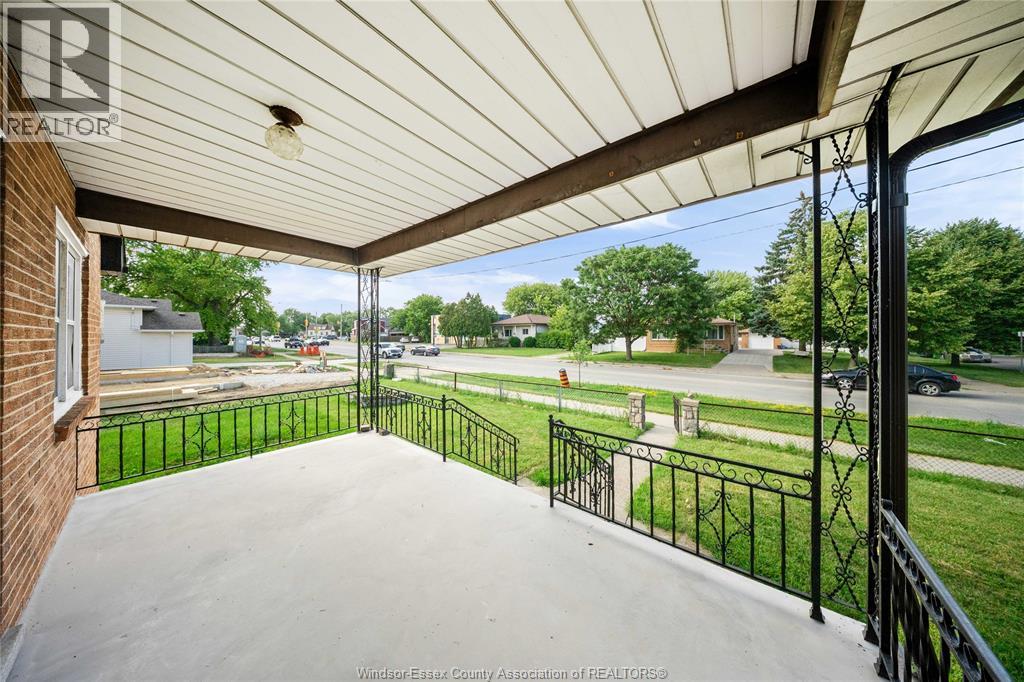 1465 Campbell Avenue, Windsor, Ontario  N9B 2K1 - Photo 11 - 26020411