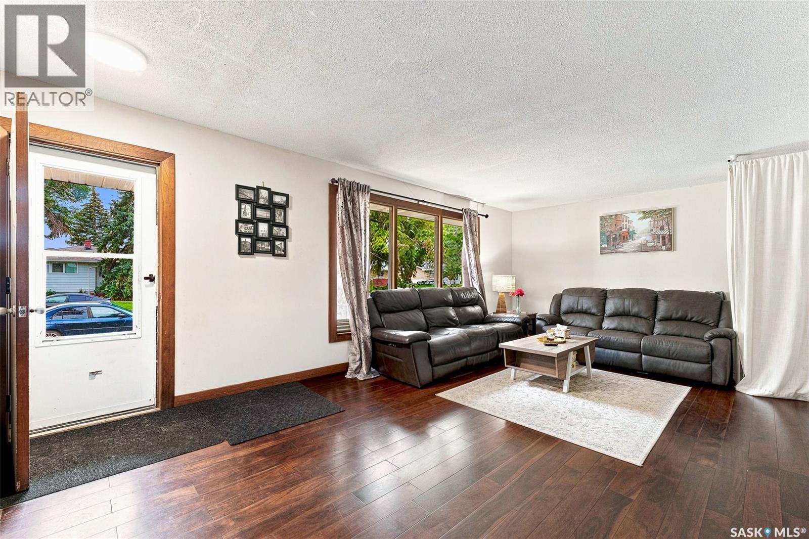 75 Cannon Street, Regina, Saskatchewan  S4N 1L9 - Photo 3 - SK046212