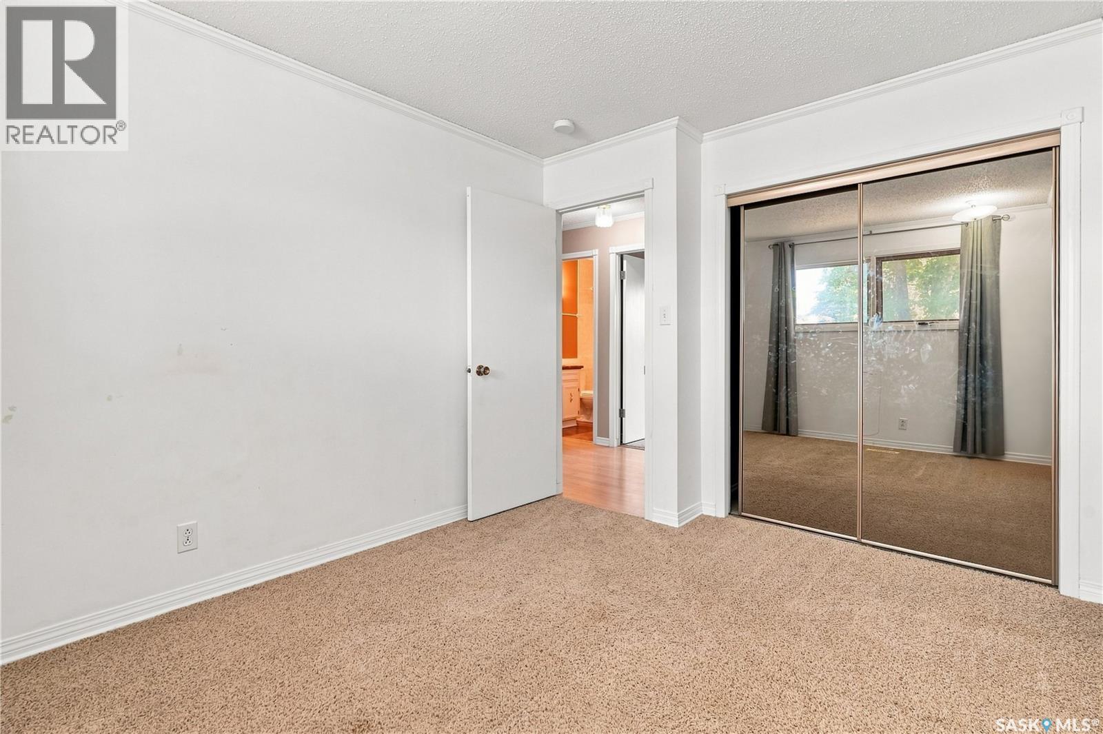 363 Rodenbush Drive, Regina, Saskatchewan  S4R 6X5 - Photo 22 - SK046164