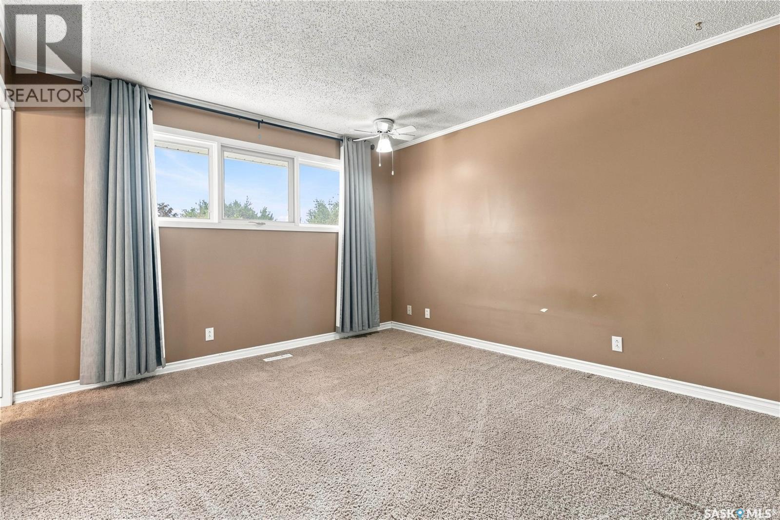 363 Rodenbush Drive, Regina, Saskatchewan  S4R 6X5 - Photo 23 - SK046164