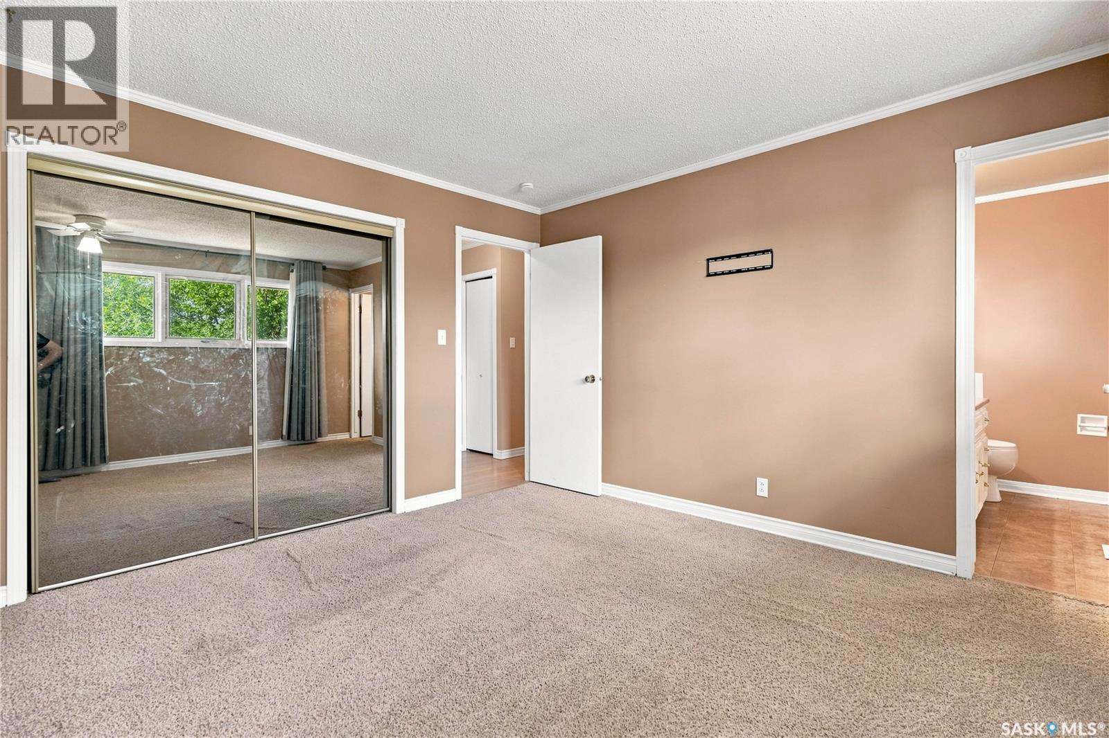 363 Rodenbush Drive, Regina, Saskatchewan  S4R 6X5 - Photo 24 - SK046164