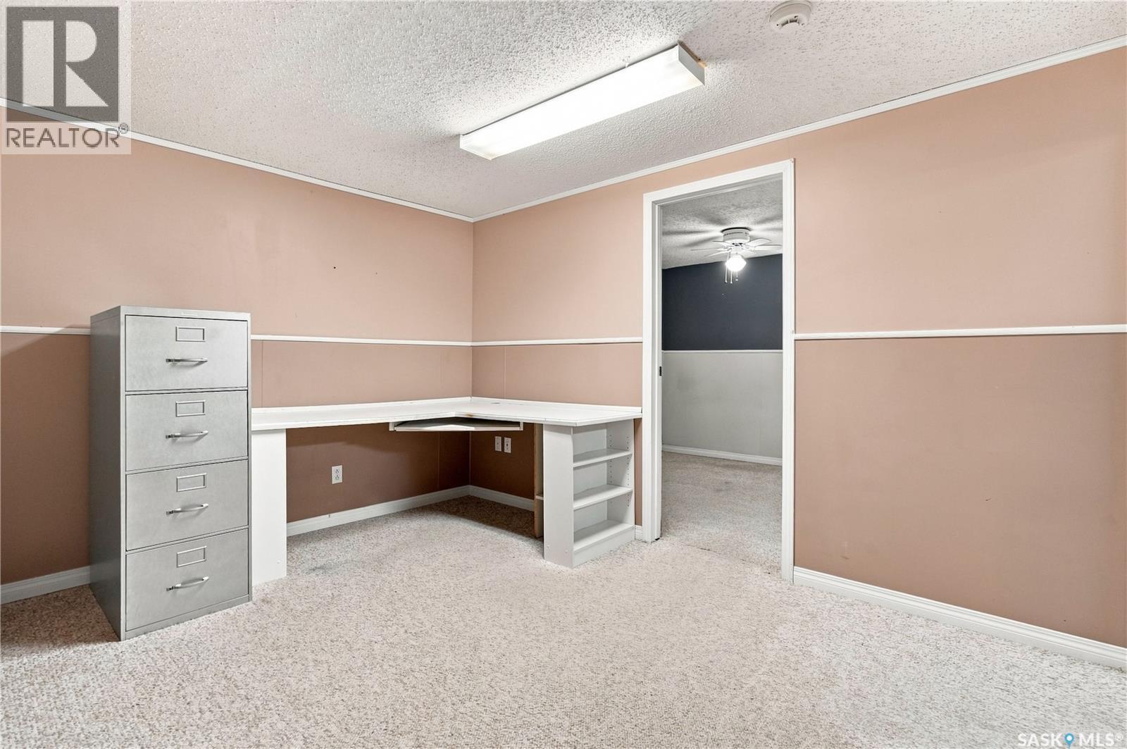 363 Rodenbush Drive, Regina, Saskatchewan  S4R 6X5 - Photo 34 - SK046164