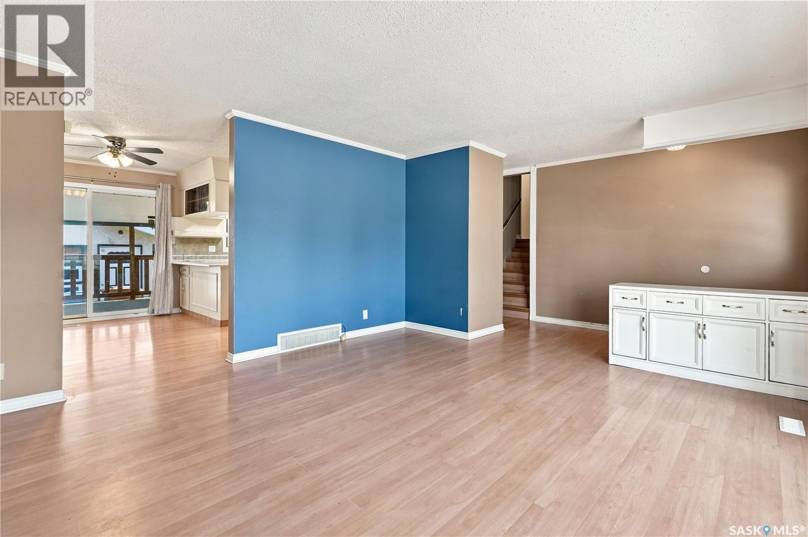 363 Rodenbush Drive, Regina, Saskatchewan  S4R 6X5 - Photo 9 - SK046164