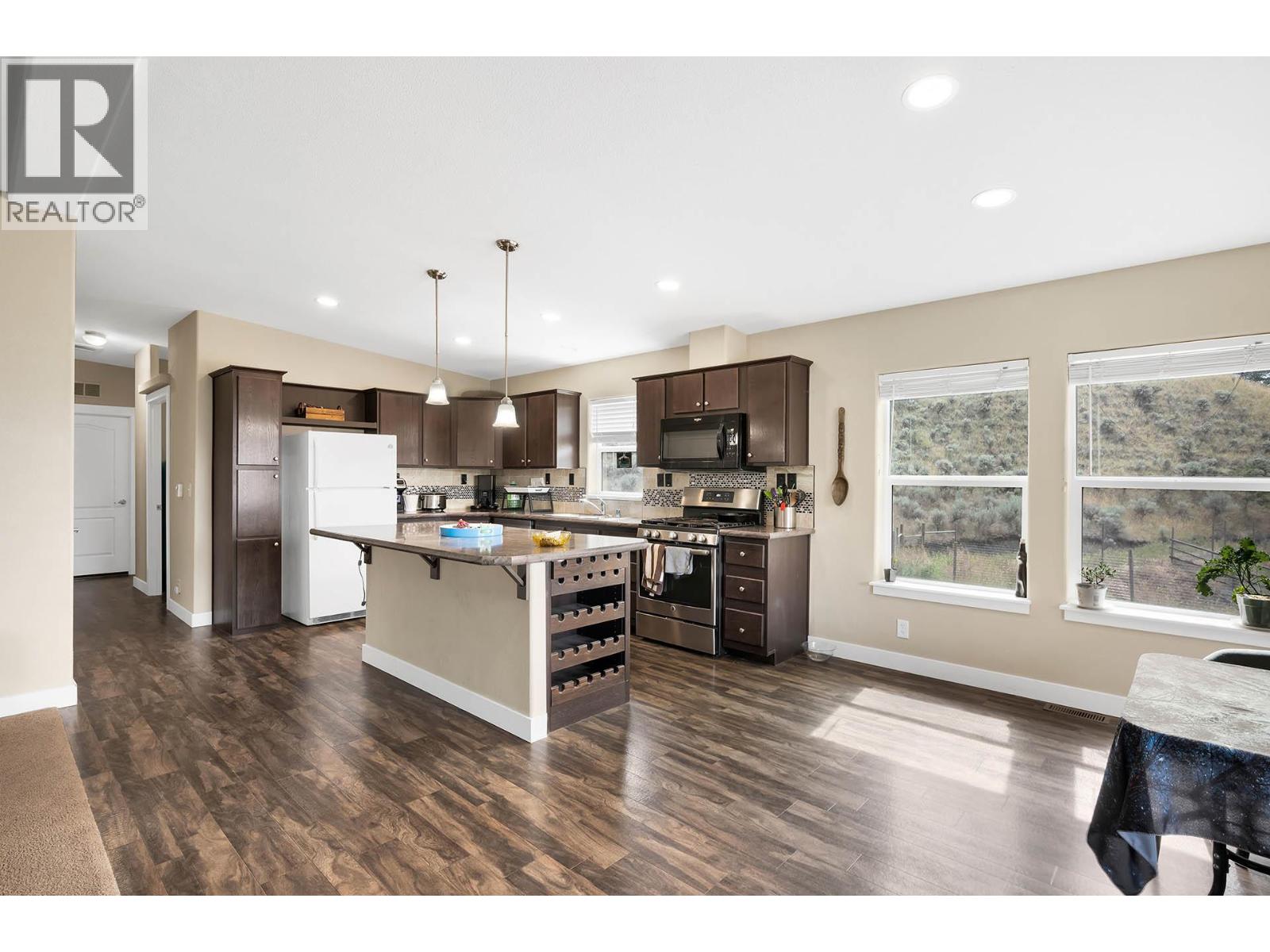 840 Deer Drive, Kamloops, British Columbia  V1S 1Z9 - Photo 4 - 10350424