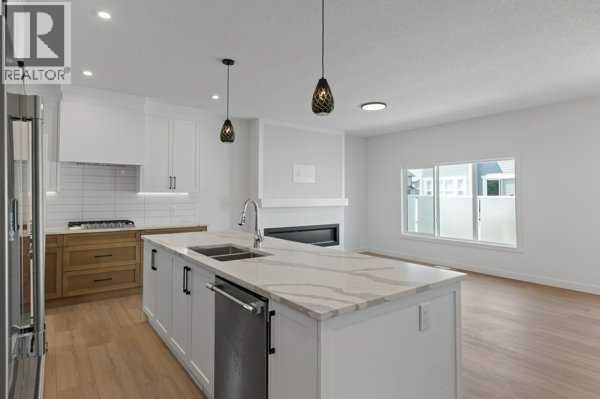 204 Monterey Bay SE, High River, Alberta  T1V 0J7 - Photo 4 - A2323940