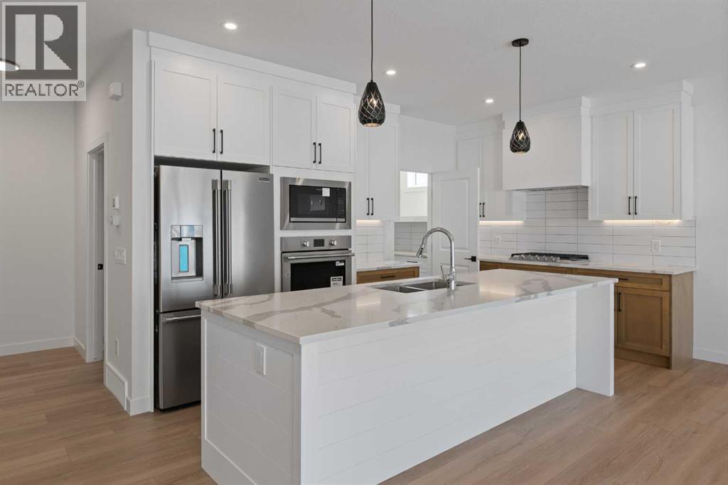 204 Monterey Bay SE, High River, Alberta  T1V 0J7 - Photo 6 - A2323940