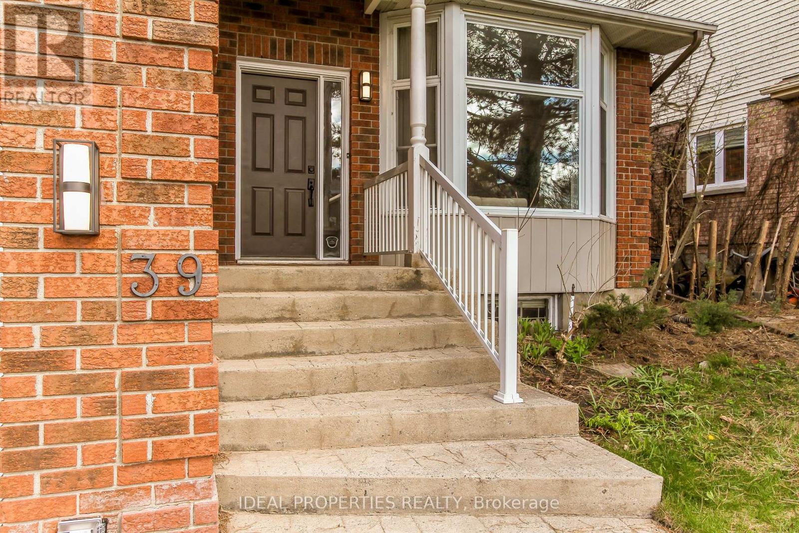 39 Huntings End Avenue, Ottawa, Ontario K2M 1R2 - Photo 2 - X13697586