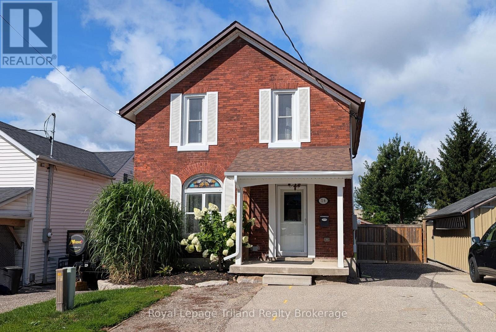 16 BROADWAY STREET, Woodstock, Ontario