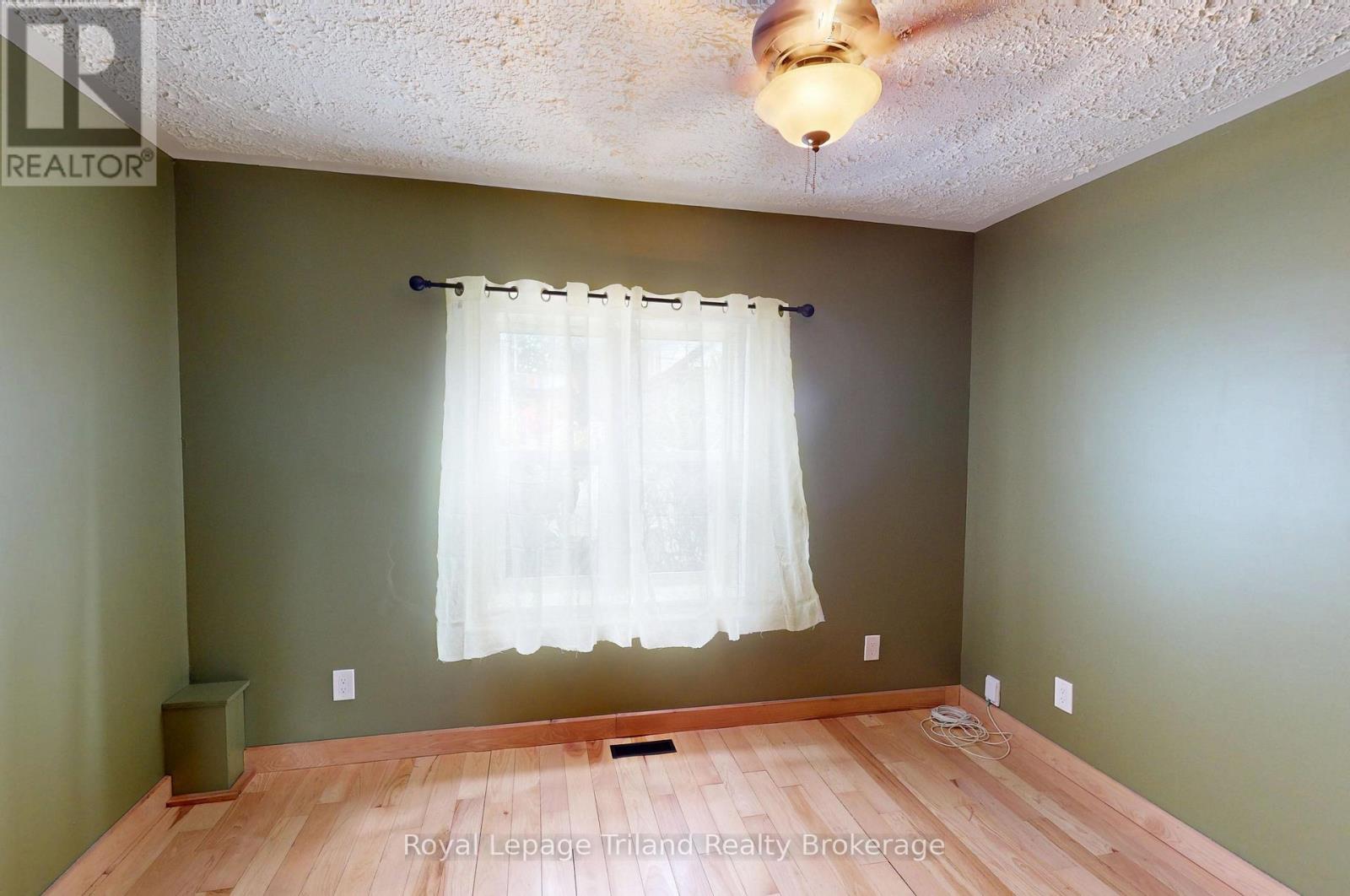 16 Broadway Street, Woodstock, Ontario  N4S 2Z9 - Photo 6 - X13697458