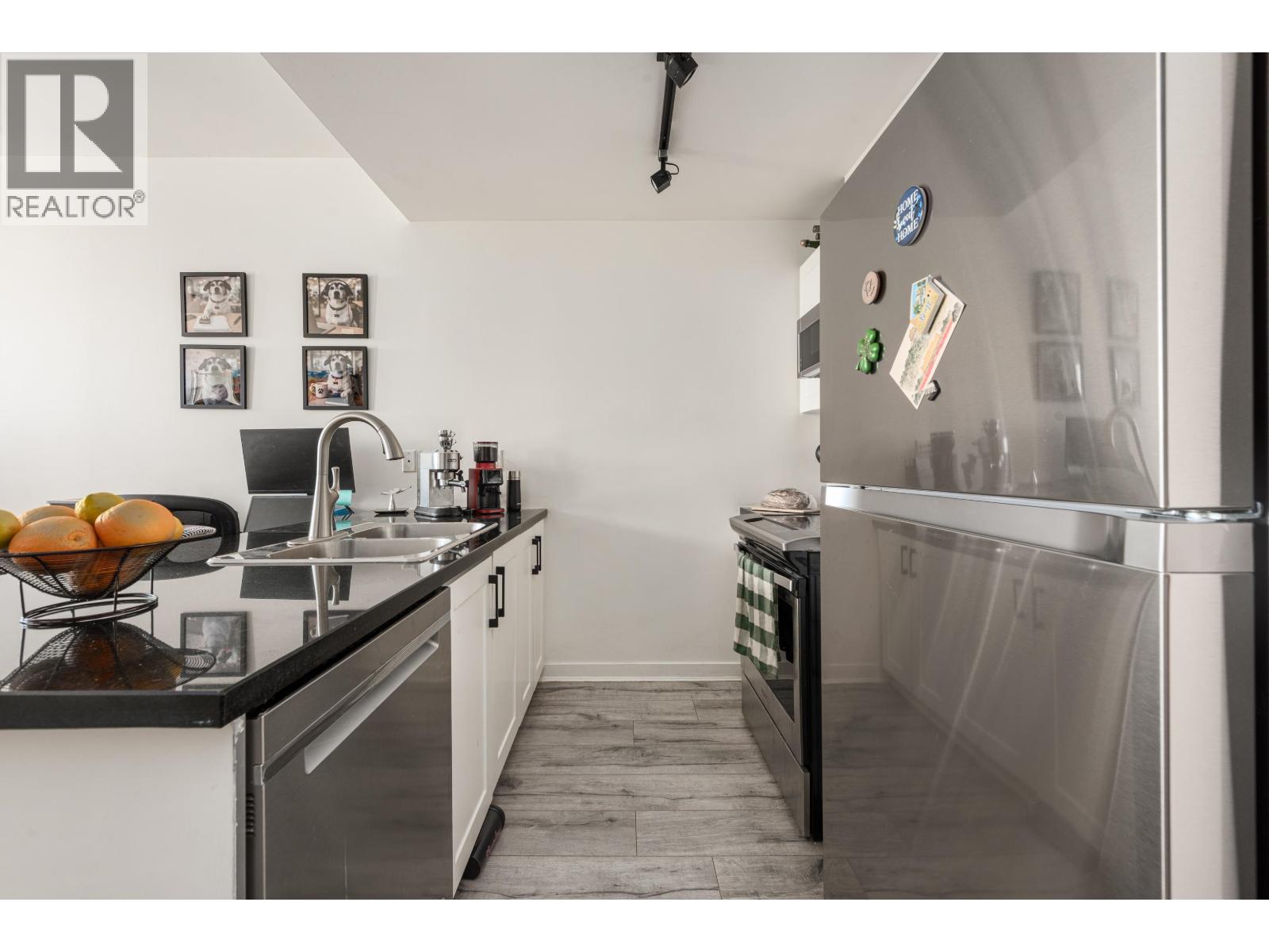 Ph10 1082 Seymour Street, Vancouver, British Columbia  V6B 1X9 - Photo 6 - R3157614
