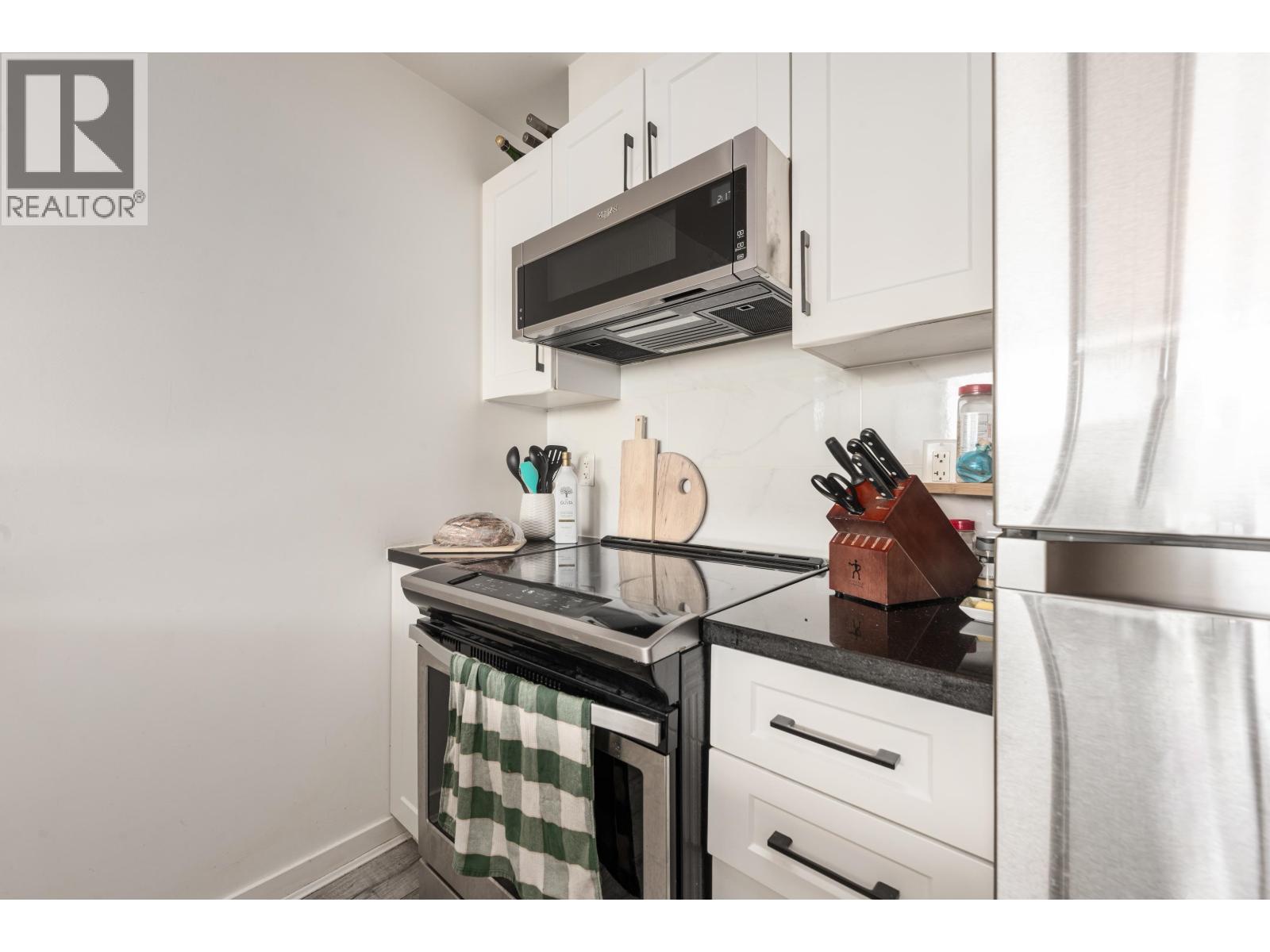 Ph10 1082 Seymour Street, Vancouver, British Columbia  V6B 1X9 - Photo 8 - R3157614
