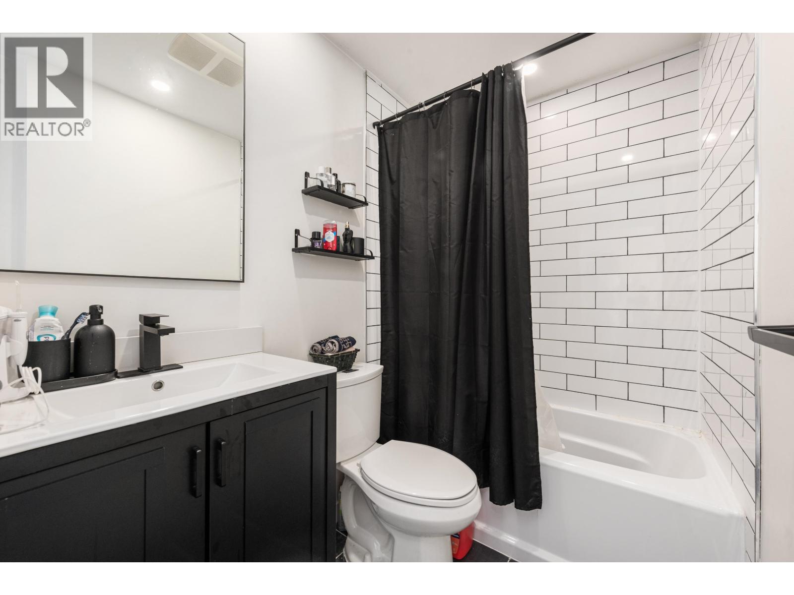 Ph10 1082 Seymour Street, Vancouver, British Columbia  V6B 1X9 - Photo 9 - R3157614