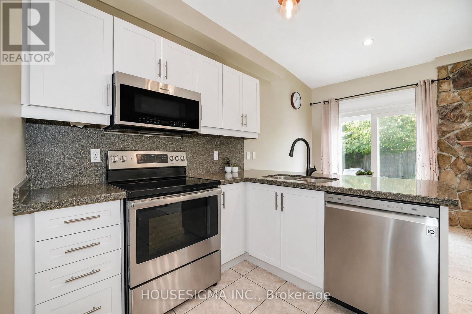 97 Bach Avenue, Whitby, Ontario  L1R 2P8 - Photo 14 - E13697174