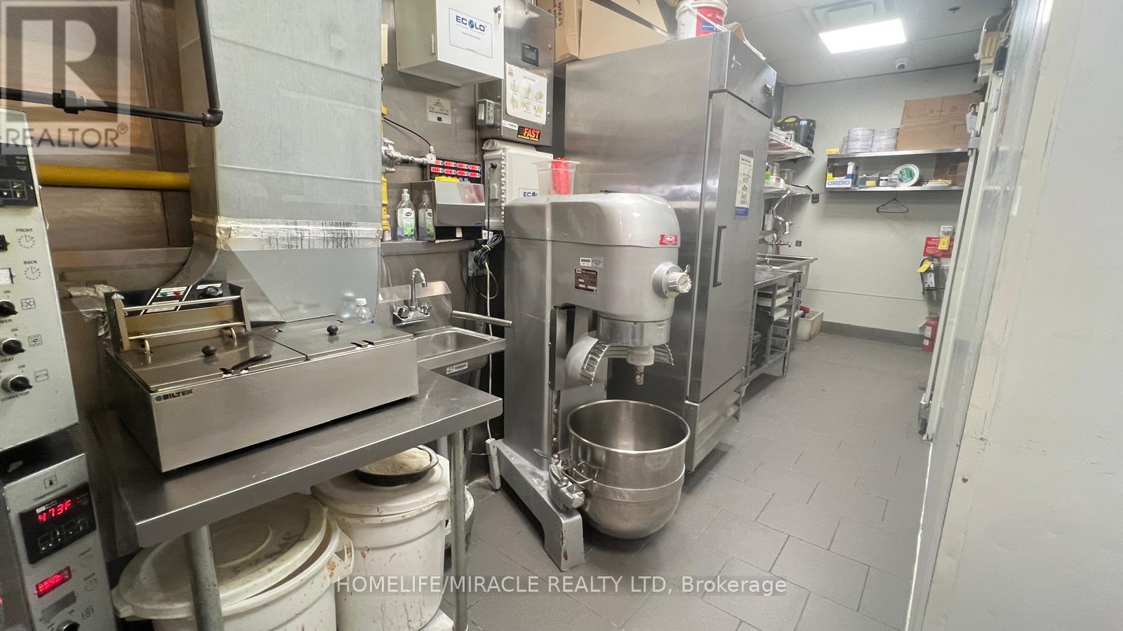 129d Lakeshore Road, Mississauga, Ontario  L5G 1E5 - Photo 6 - W13697520