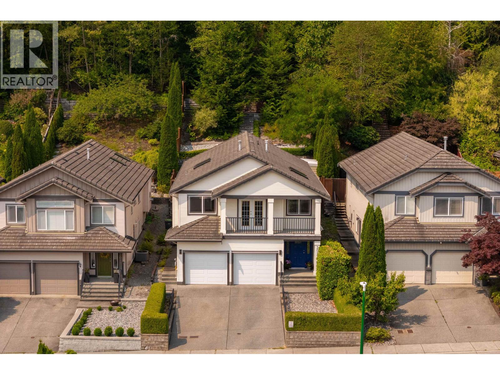 3017 Maplewood Court, Coquitlam, British Columbia  V3E 3P3 - Photo 2 - R3157569