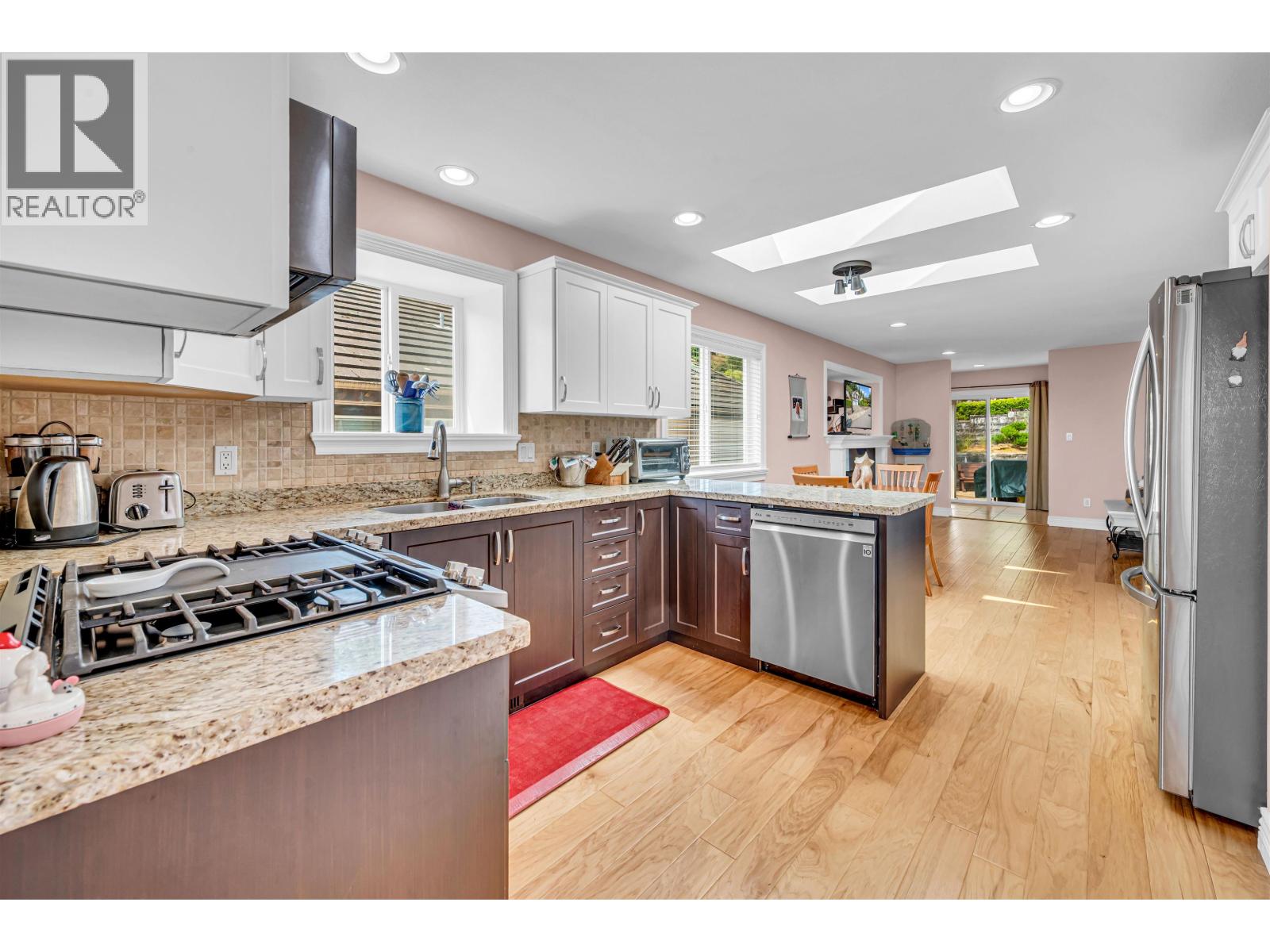 3017 Maplewood Court, Coquitlam, British Columbia  V3E 3P3 - Photo 12 - R3157569