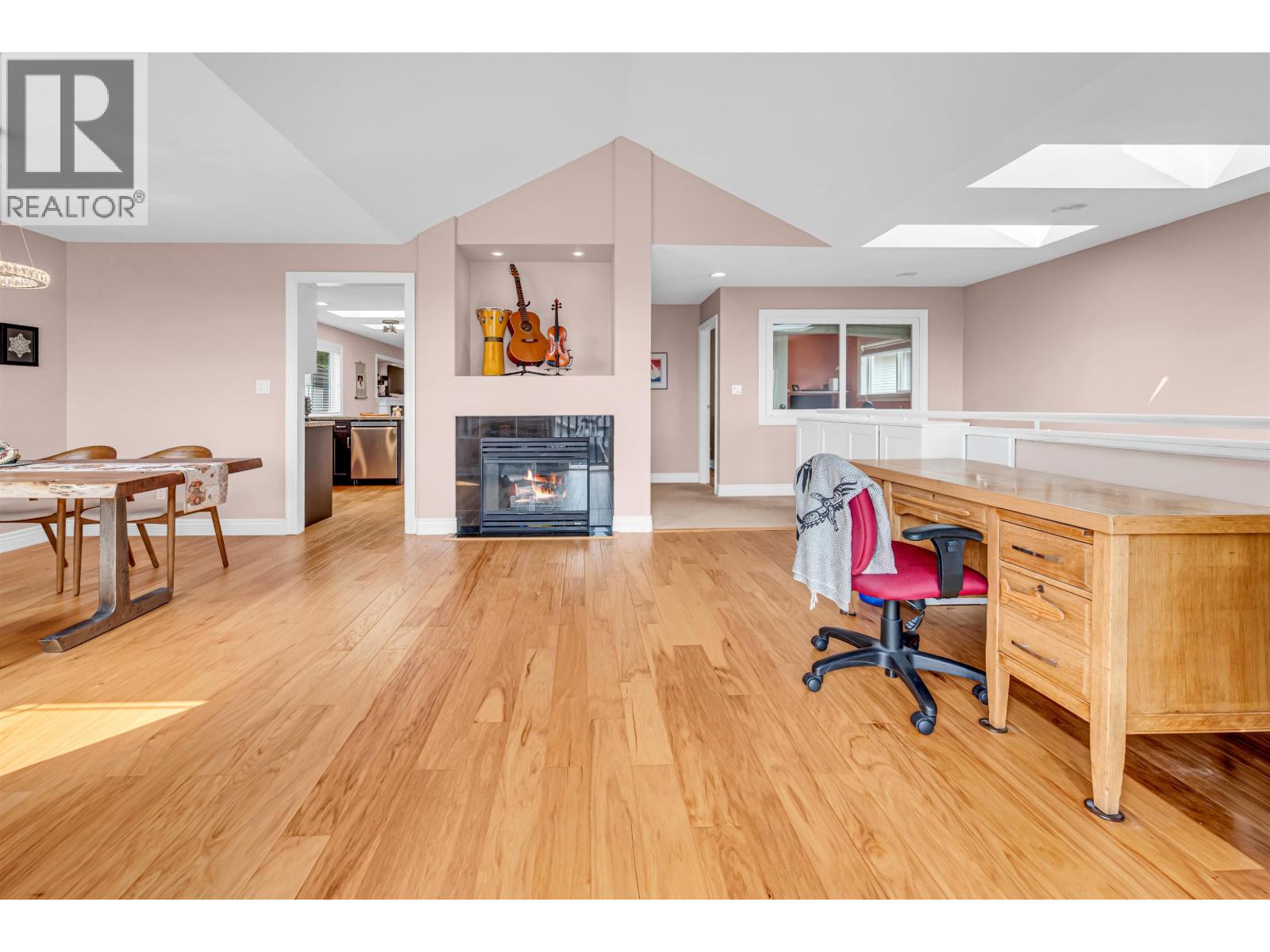 3017 Maplewood Court, Coquitlam, British Columbia  V3E 3P3 - Photo 10 - R3157569