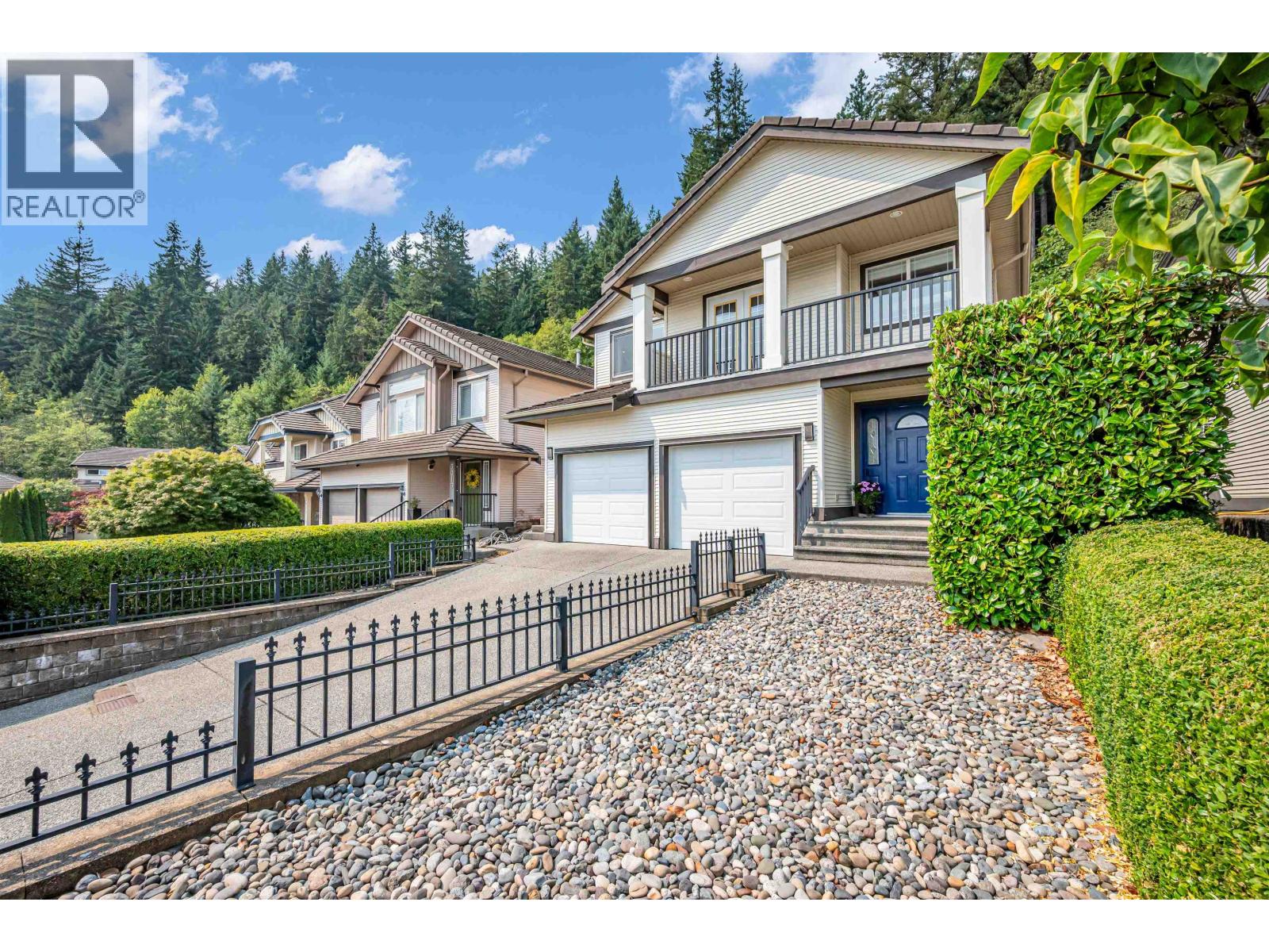 3017 Maplewood Court, Coquitlam, British Columbia  V3E 3P3 - Photo 4 - R3157569
