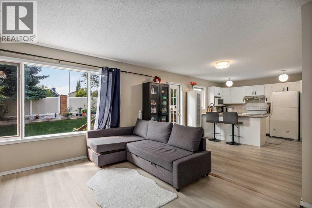 52 Shawnee Way SW, Calgary, Alberta  T2Y 2V4 - Photo 14 - A2338976