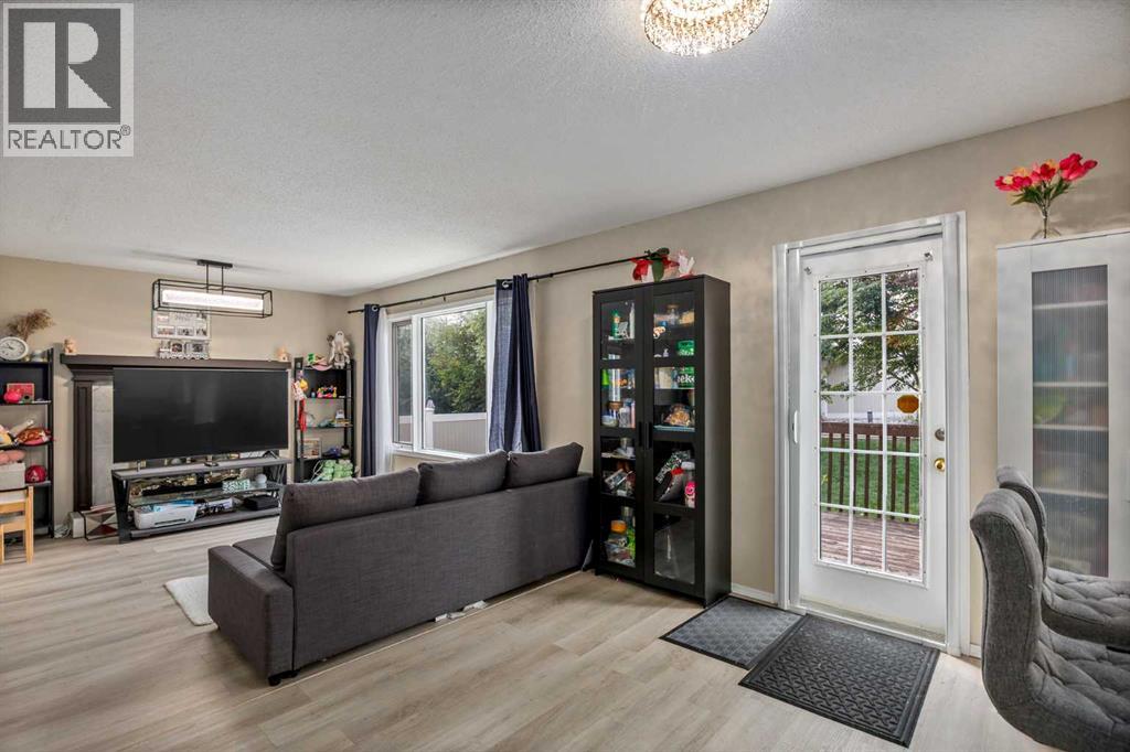 52 Shawnee Way SW, Calgary, Alberta  T2Y 2V4 - Photo 16 - A2338976
