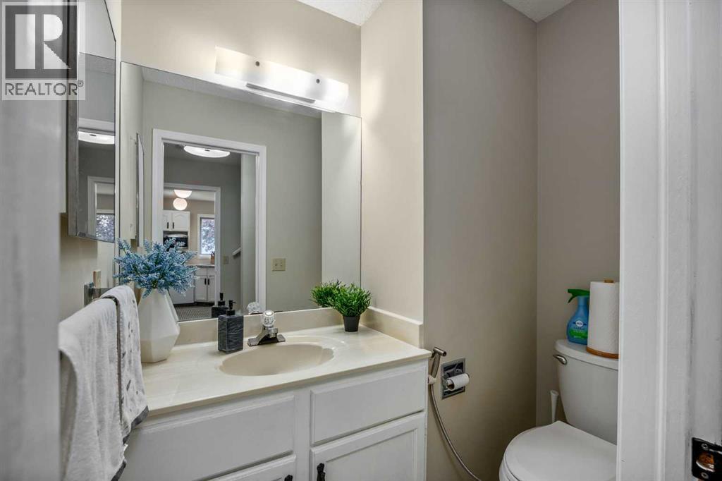 52 Shawnee Way SW, Calgary, Alberta  T2Y 2V4 - Photo 19 - A2338976