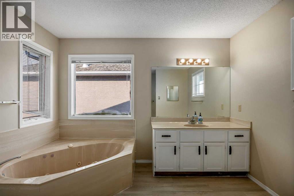 52 Shawnee Way SW, Calgary, Alberta  T2Y 2V4 - Photo 28 - A2338976