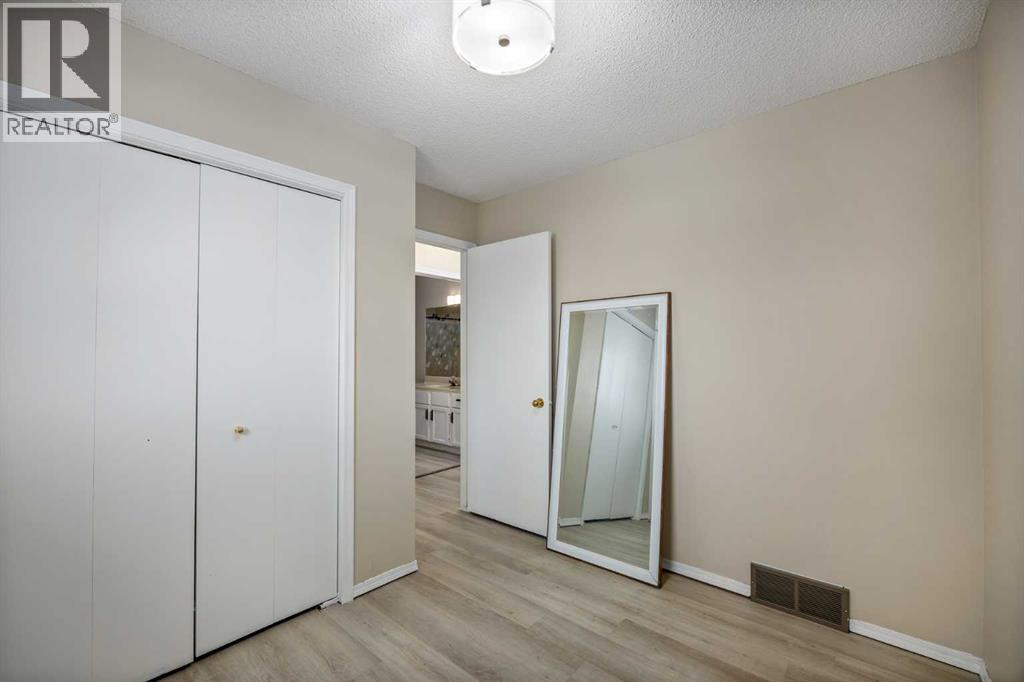 52 Shawnee Way SW, Calgary, Alberta  T2Y 2V4 - Photo 23 - A2338976