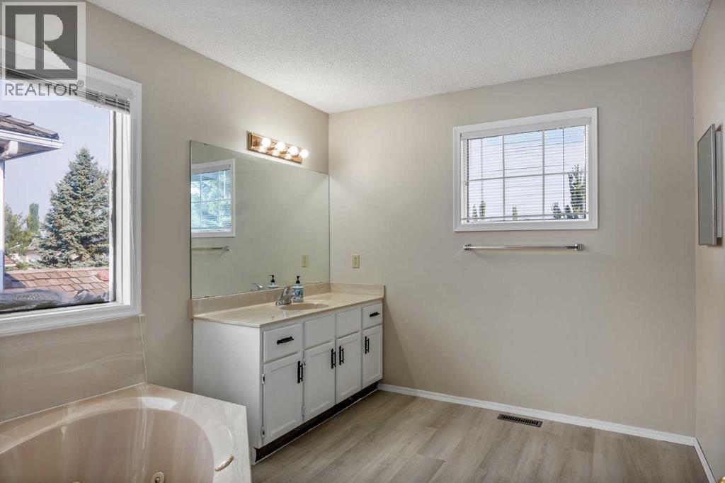 52 Shawnee Way SW, Calgary, Alberta  T2Y 2V4 - Photo 27 - A2338976