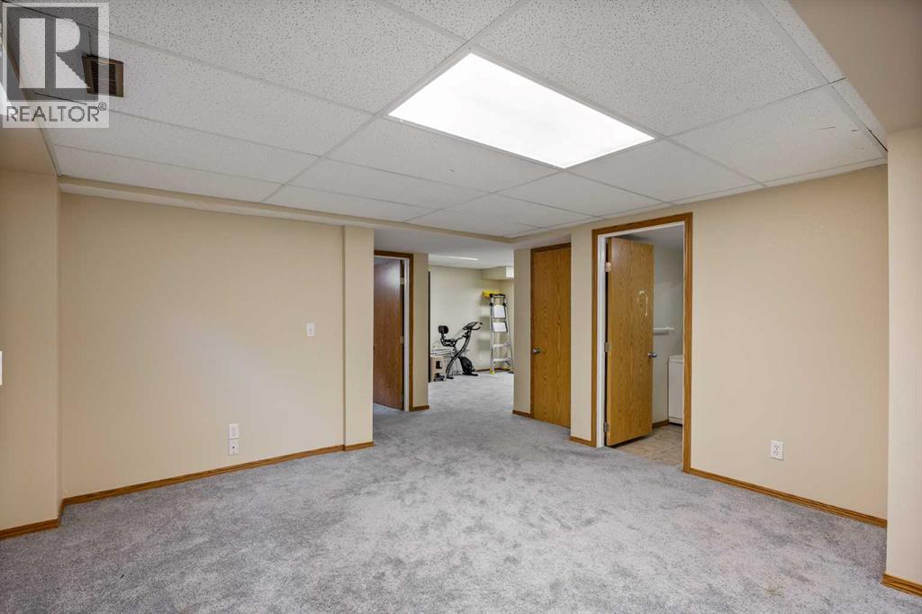 52 Shawnee Way SW, Calgary, Alberta  T2Y 2V4 - Photo 38 - A2338976