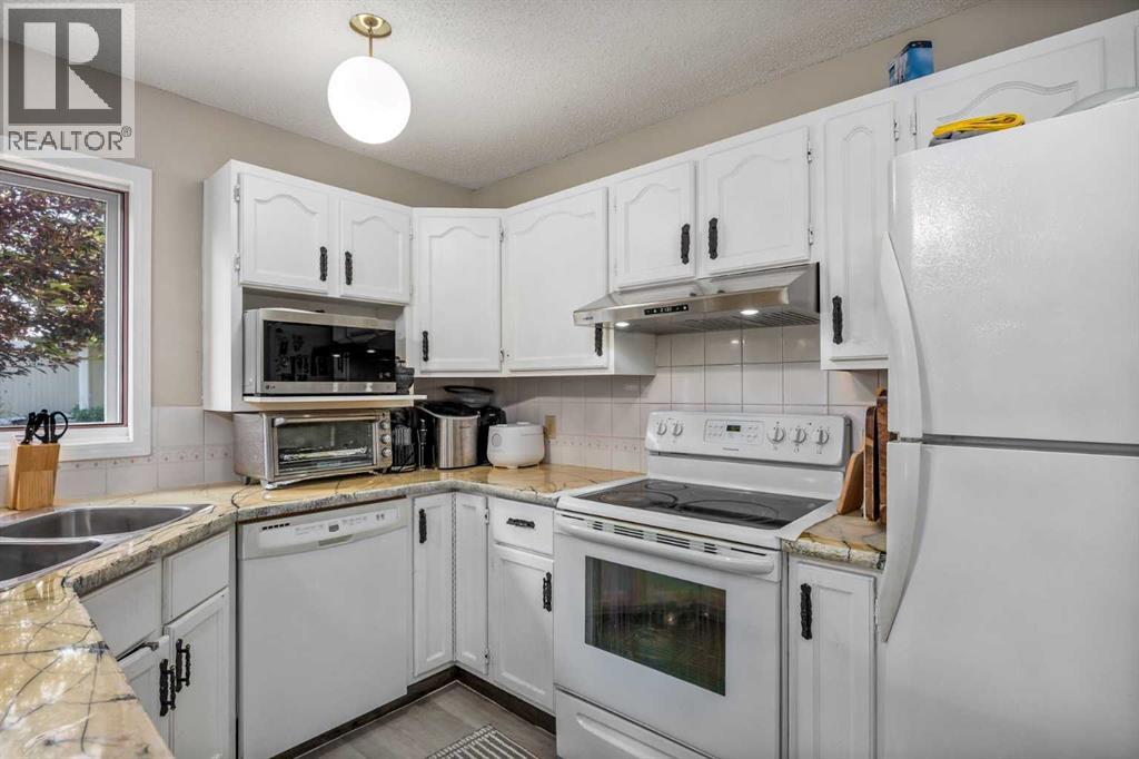 52 Shawnee Way SW, Calgary, Alberta  T2Y 2V4 - Photo 18 - A2338976