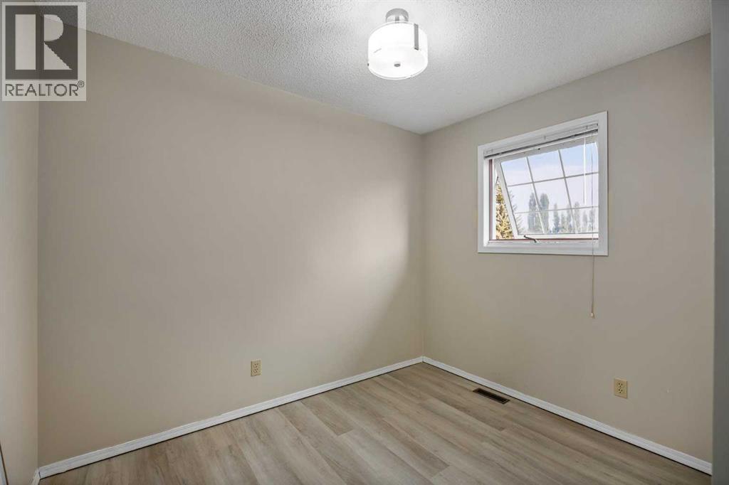 52 Shawnee Way SW, Calgary, Alberta  T2Y 2V4 - Photo 22 - A2338976
