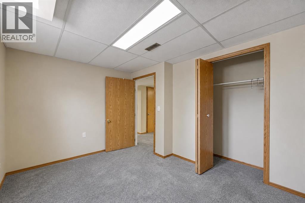 52 Shawnee Way SW, Calgary, Alberta  T2Y 2V4 - Photo 35 - A2338976