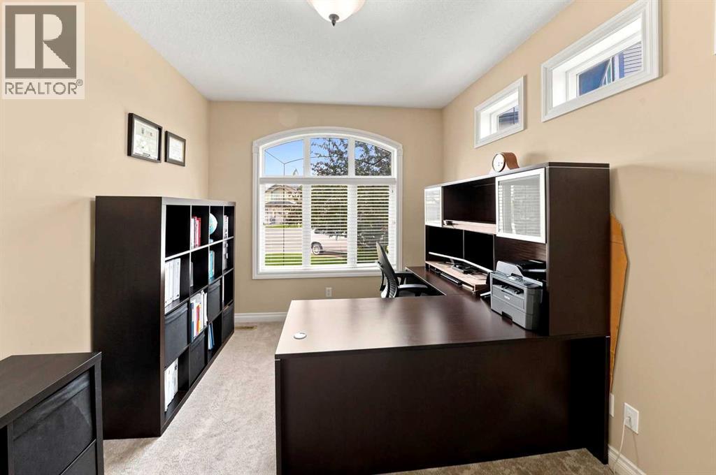 48 Innes Close, Red Deer, Alberta  T4R 0B7 - Photo 5 - A2332129