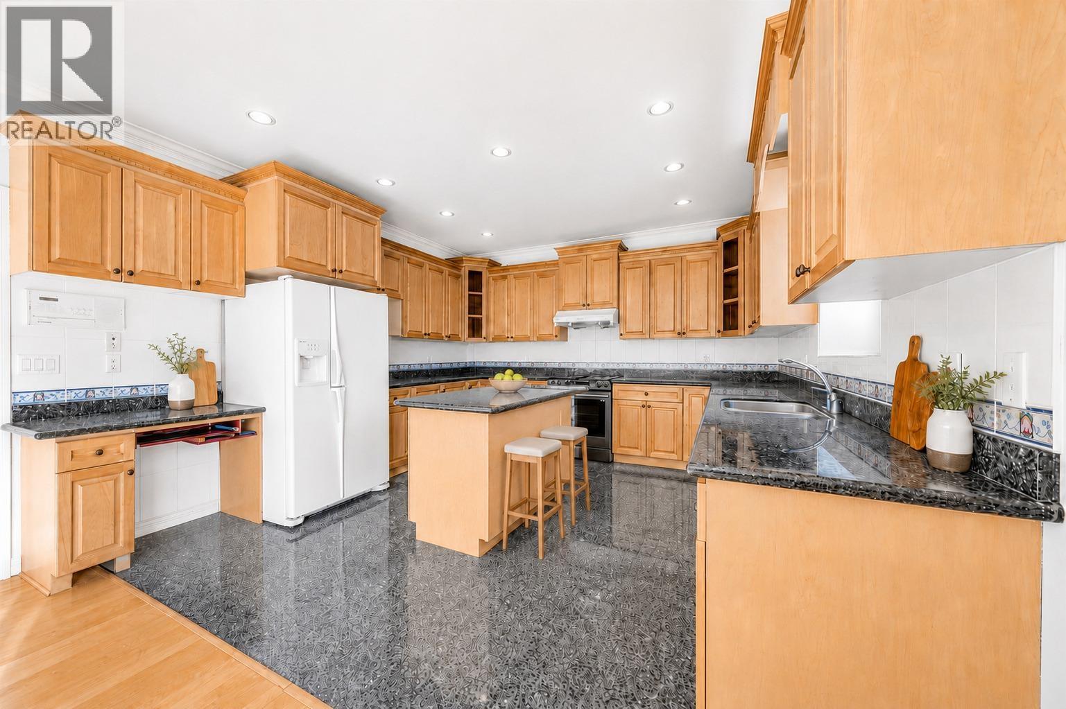 213 W 28th Street, North Vancouver, British Columbia  V7N 2H9 - Photo 5 - R3157605